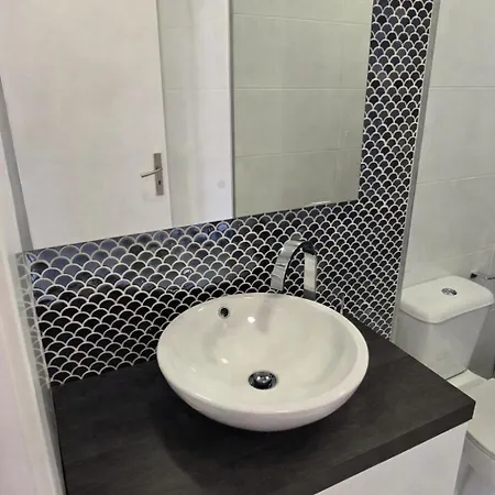 Blue Studio - Ac - Cozinha Privativa - Wc Partilhado - Eficacia Living - Abrantes * Abrantes