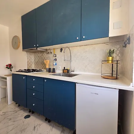 Casa de hóspedes Blue - Cozinha Privativa - Eficacia Living Abrantes